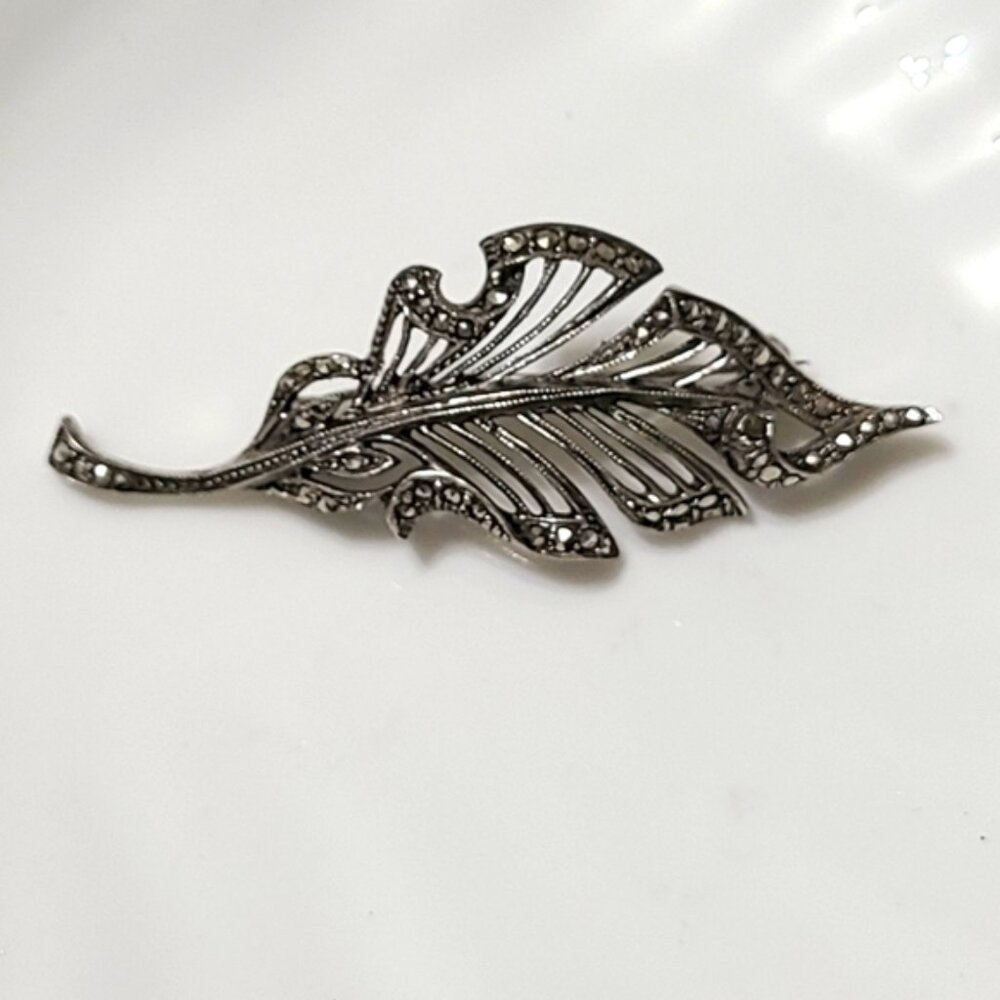 Vintage Dark Sterling Silver Pewter Tone Marcasite Crystal Feather Brooch Pin
